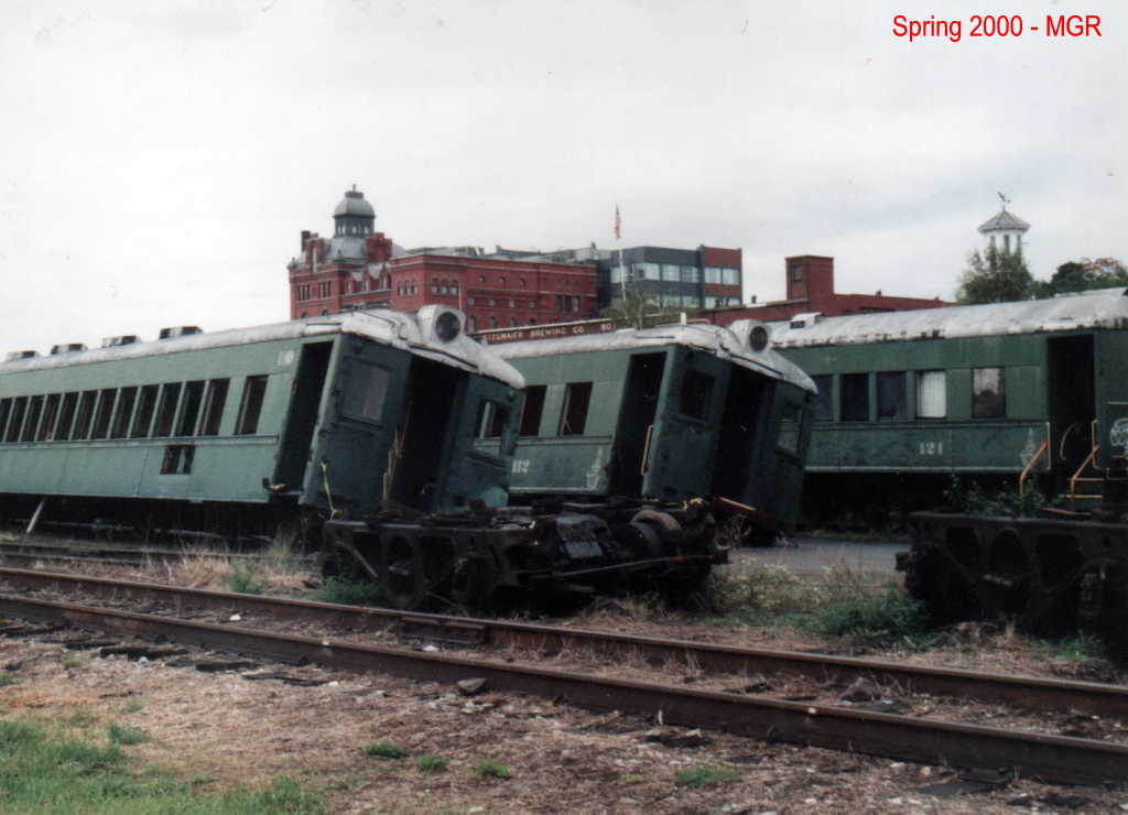 Reading MU Cars Scrapped From The Station / Choo Choo Inn