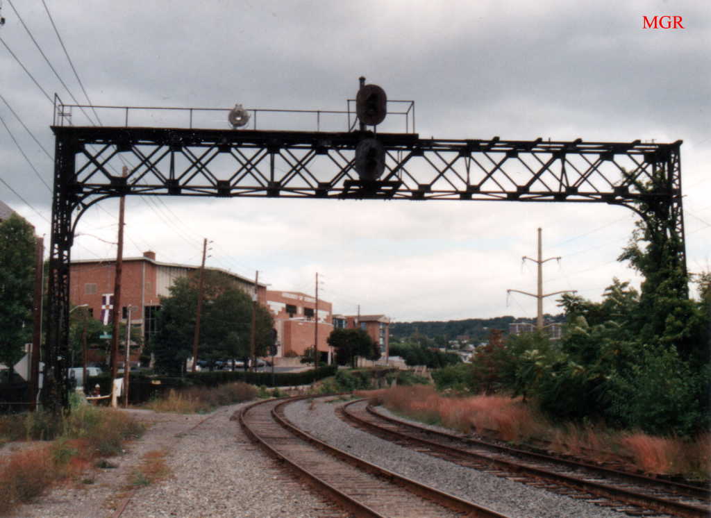 DL Signals By Ridge Row, Scranton