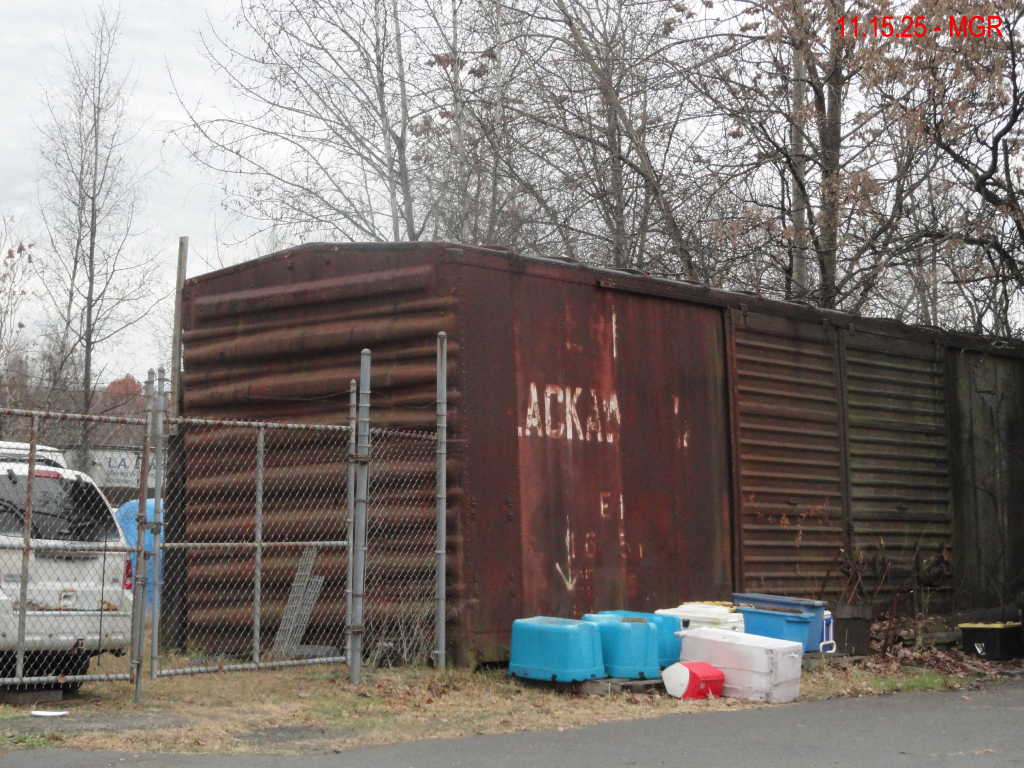 Erie Lackawanna Box Car Paint Fading