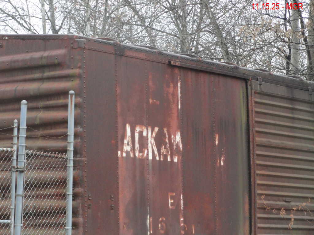 Erie Lackawanna Box Car Paint Fading