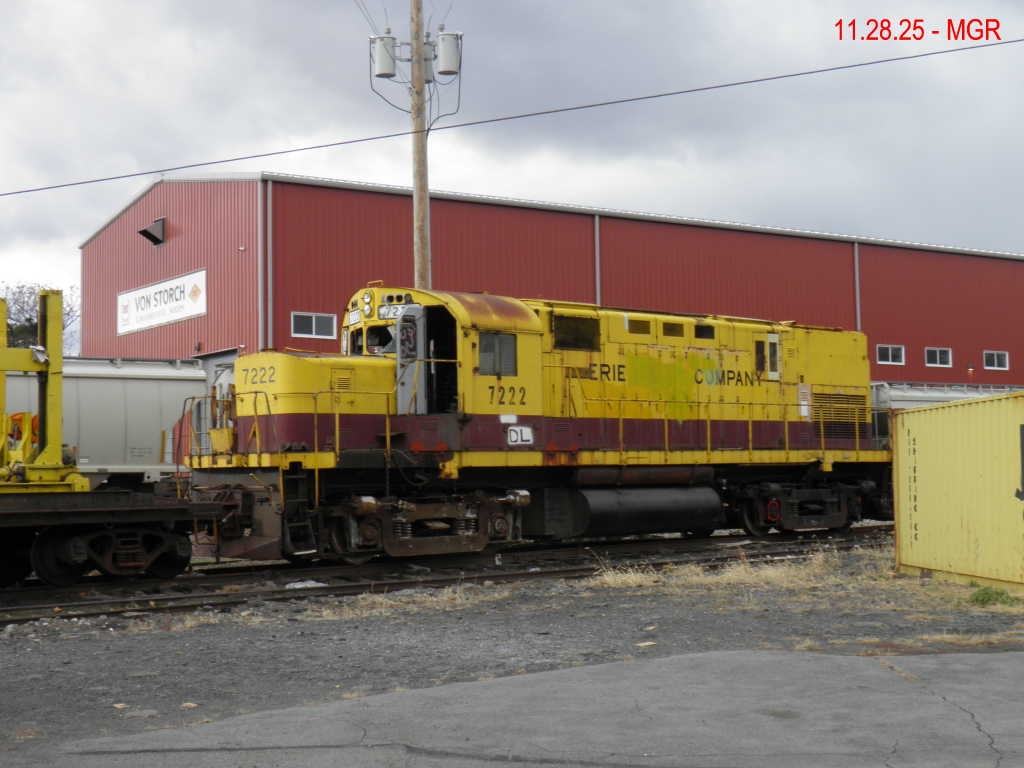 Erie Mining Co Locomotive and EL Flat Car