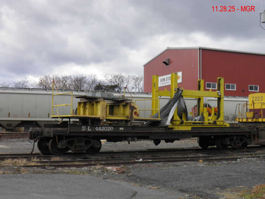 Erie Mining Co Locomotive and EL Flat Car