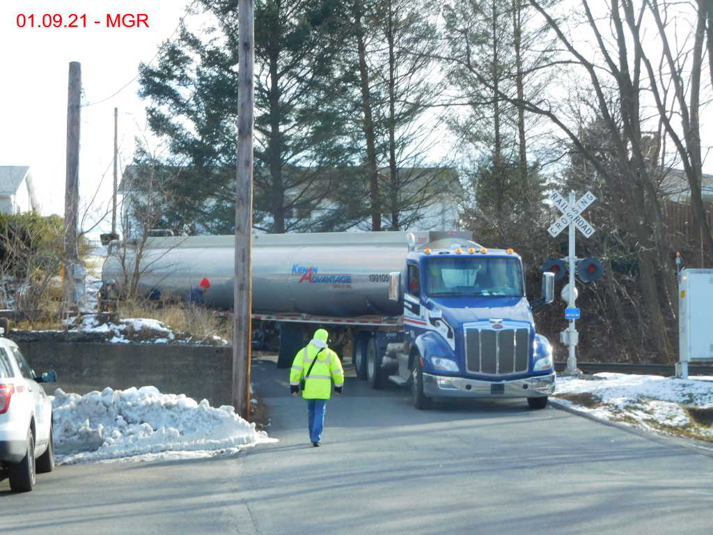 R&N Train Stopped By Stuck Truck