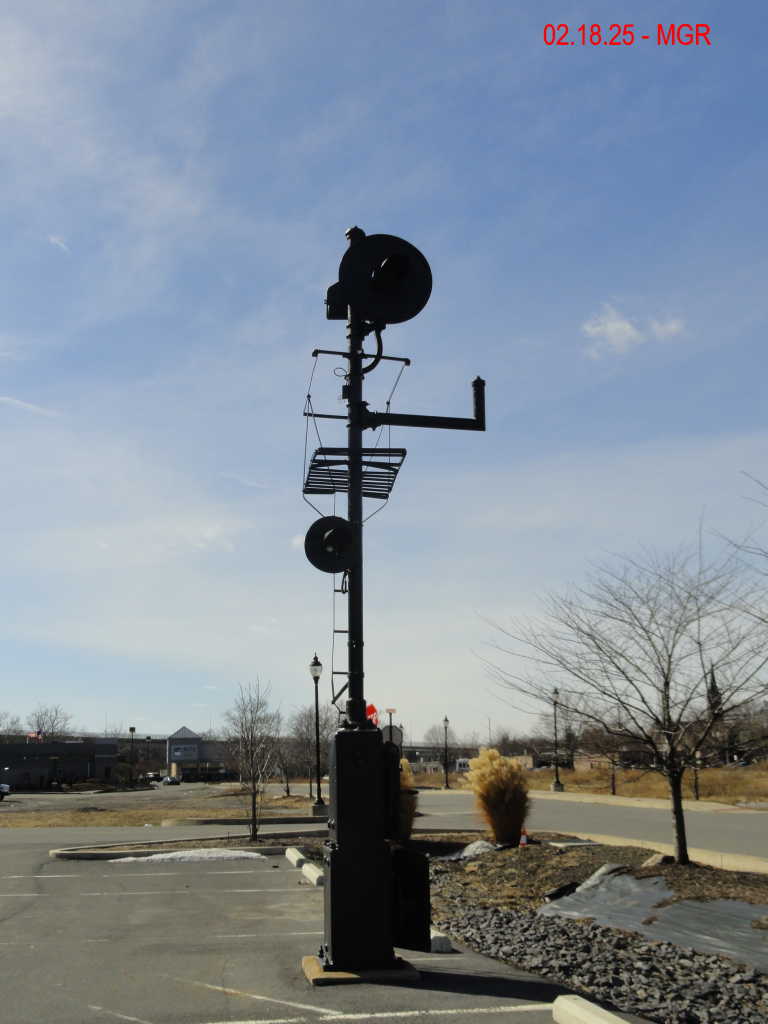 Signal, Wilkes-Barre, Near Former CNJ Station