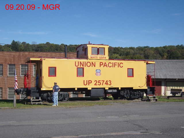 White Haven, Caboose and MOW Car