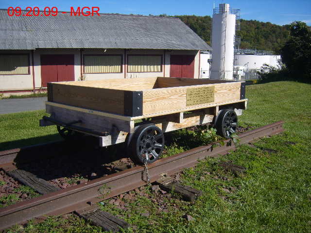 White Haven, Caboose and MOW Car