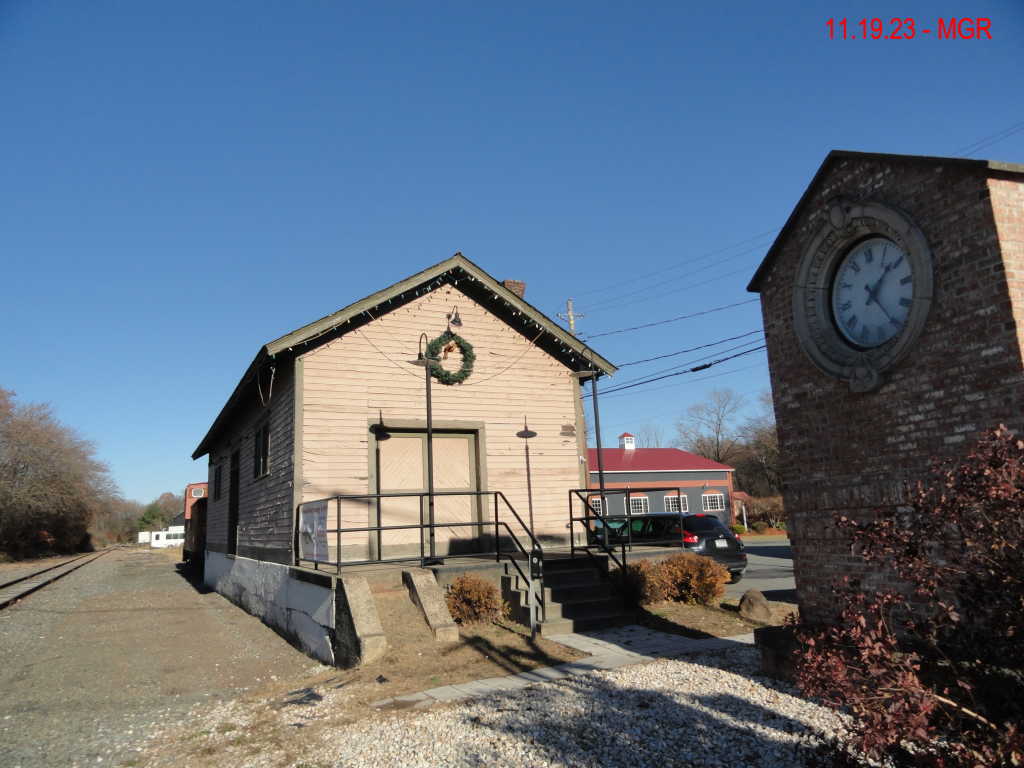 Dickson City D&H Station and Caboose