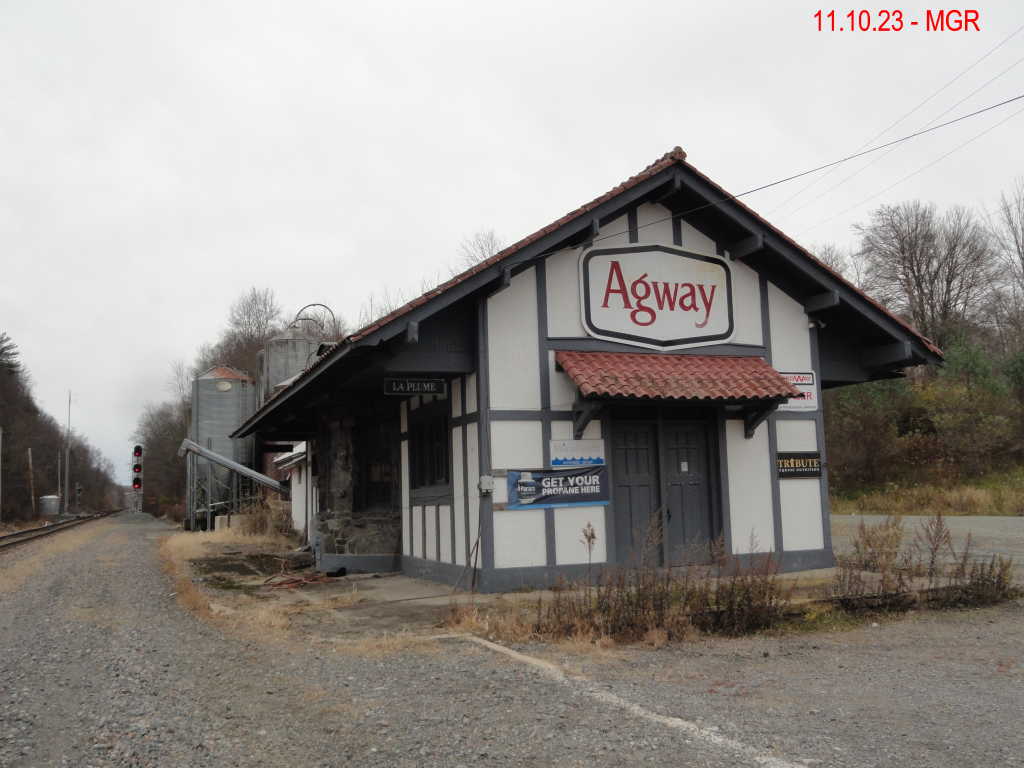 LaPlume DL&W Station, Agway