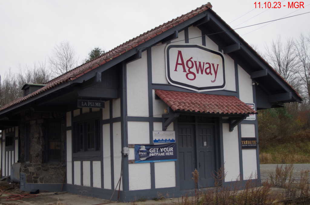 LaPlume DL&W Station, Agway