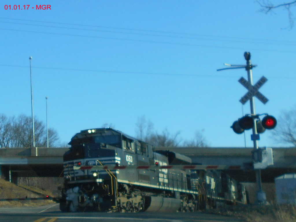 Sightings 01.01.17  /  First Train Of 2017 (For Me)