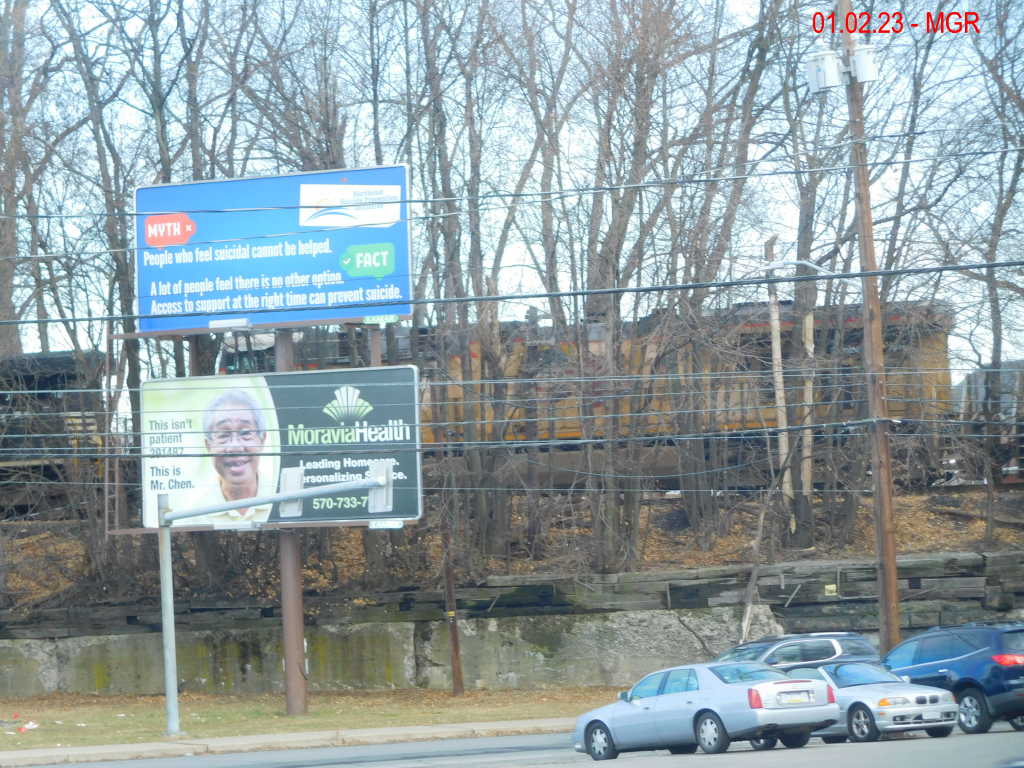 Sightings 01.02.23 / Northbound at Luzerne Avenue