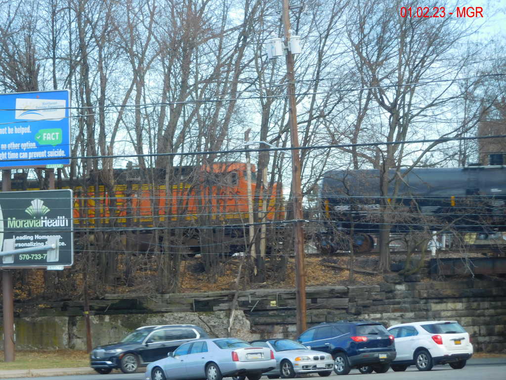 Sightings 01.02.23 / Northbound at Luzerne Avenue