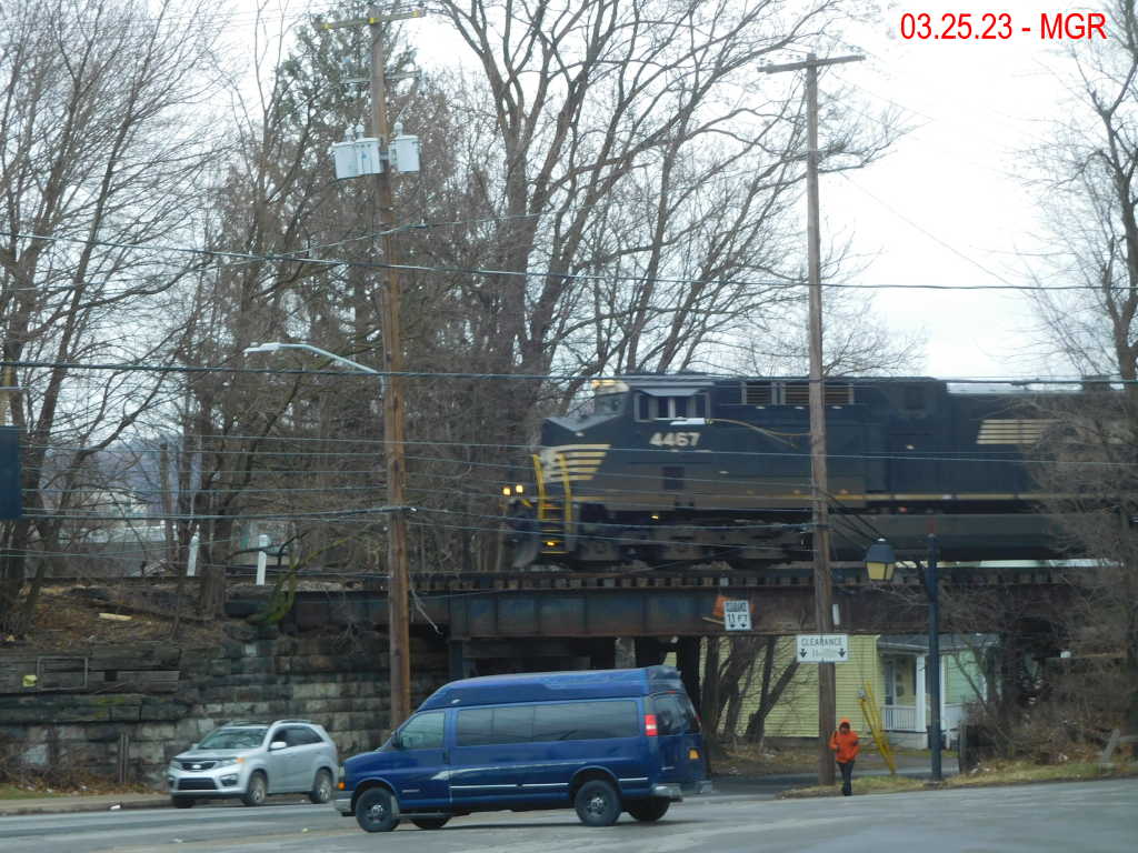 Sightings 03.25.23 / Northbound at Luzerne Street, Scranton