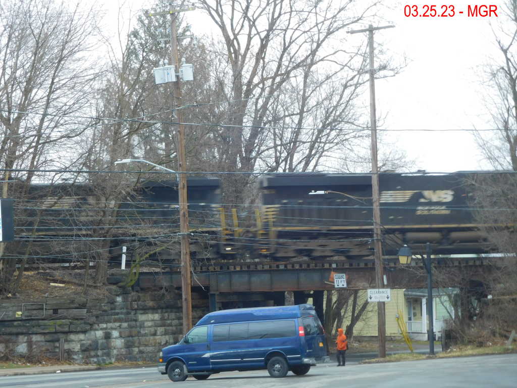 Sightings 03.25.23 / Northbound at Luzerne Street, Scranton