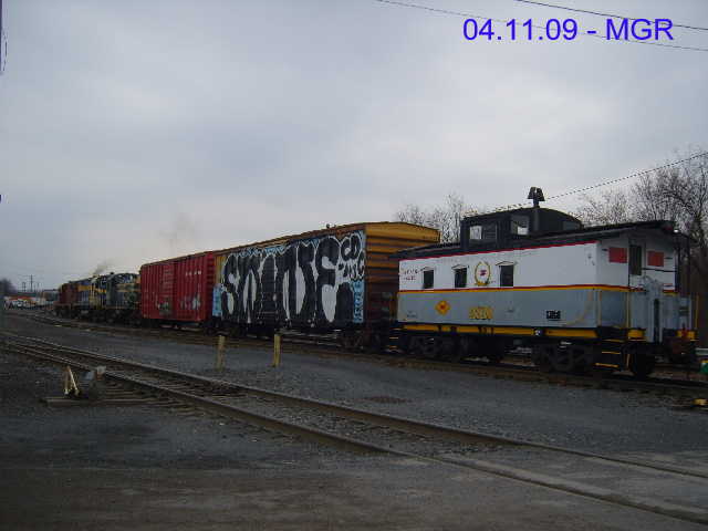 Sightings 04.11.09 / DL moving CNJ Unit from Thorpe