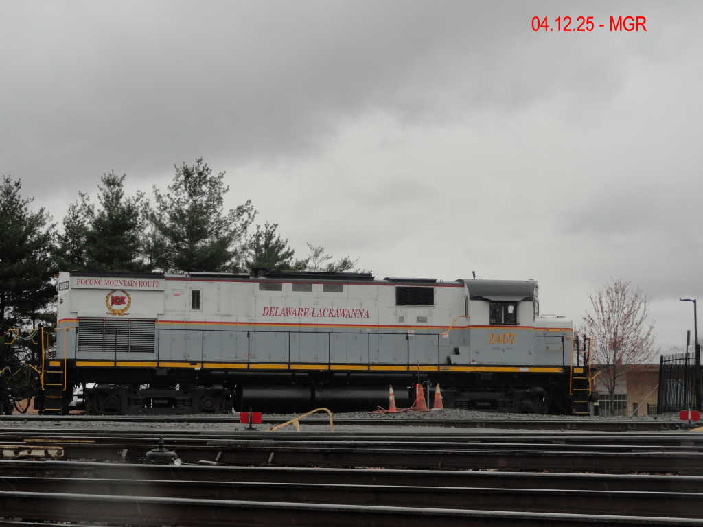 Sightings 04.12.14 / DL At Steamtown On a Rainy Day