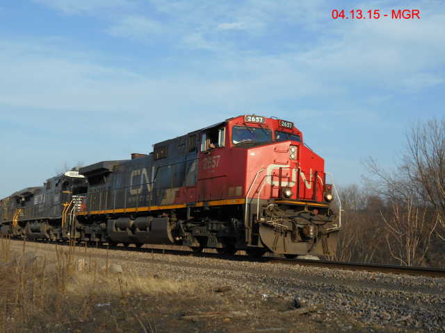 Sightings 04.13.15  /  CN On Point Of SB At Hudso