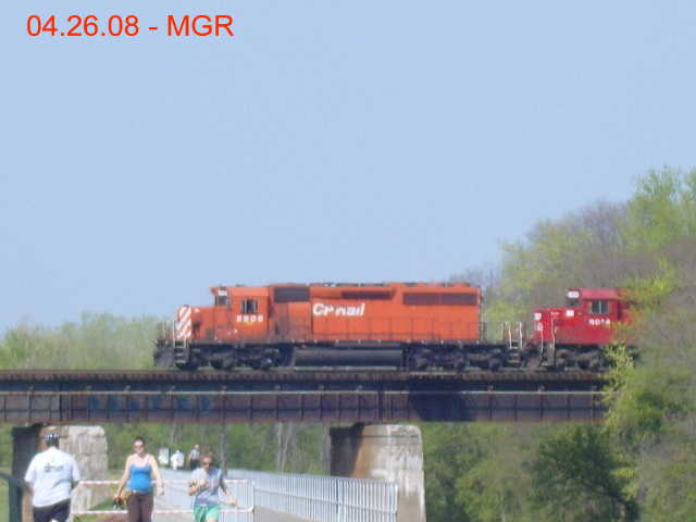 Sightings 04.26.08 /  8 Units Across Gauntlet