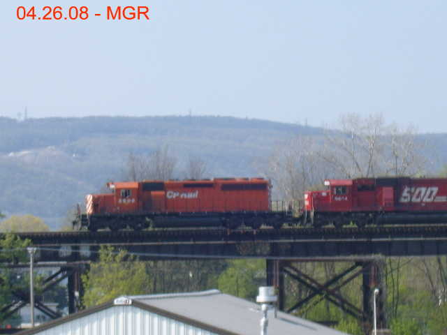 Sightings 04.26.08 /  8 Units Across Gauntlet