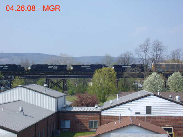 Sightings 04.26.08 /  8 Units Across Gauntlet