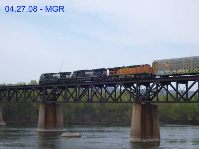 Sightings 04.27.08  /  SB over Gauntlet