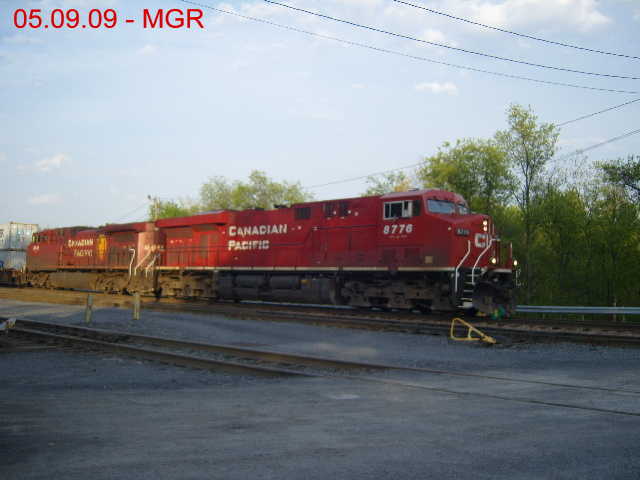 Sightings 05.09.09 / Southbound Stack Train At Taylor