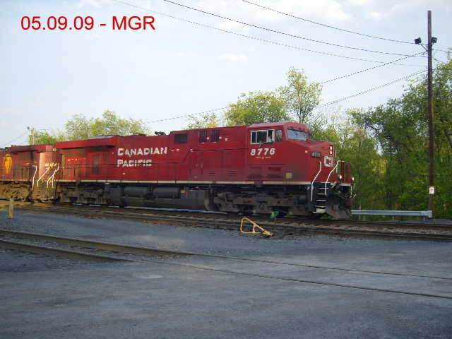 Sightings 05.09.09 / Southbound Stack Train At Taylor
