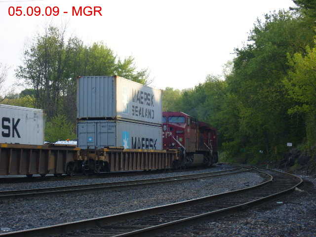 Sightings 05.09.09 / Southbound Stack Train At Taylor