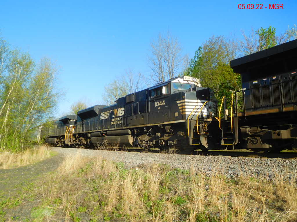 Sightings 05.09.22 / Southbound at Hudson