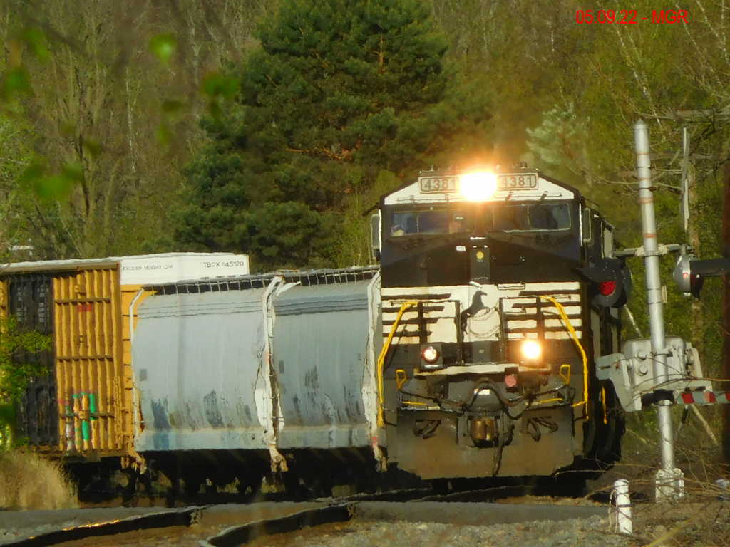 Sightings 05.09.22 / Southbound at Hudson