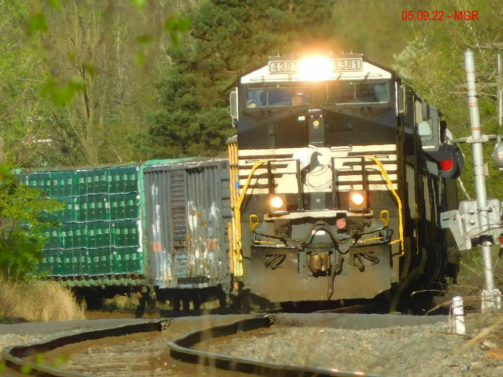 Sightings 05.09.22 / Southbound at Hudson