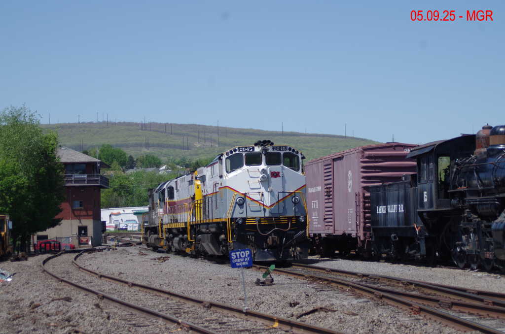 Sightings 05.09.25 / DL Resting At Steamtown