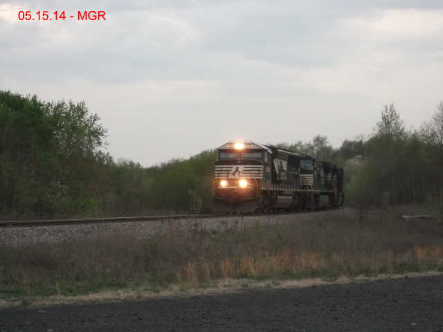Sightings 05.15.14  /  Northbound at Hudson, PA