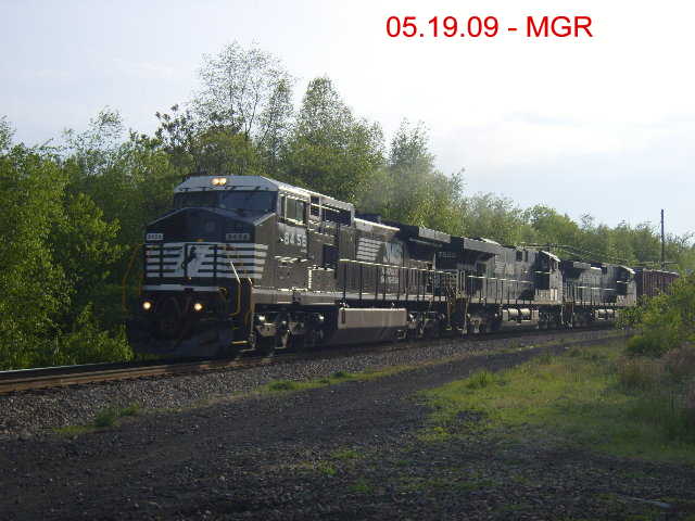 Sightings 05.19.09 /Trains at Hudson