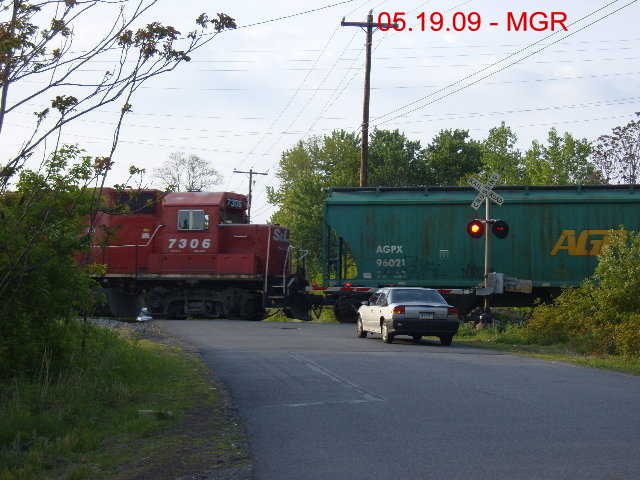 Sightings 05.19.09 /Trains at Hudson