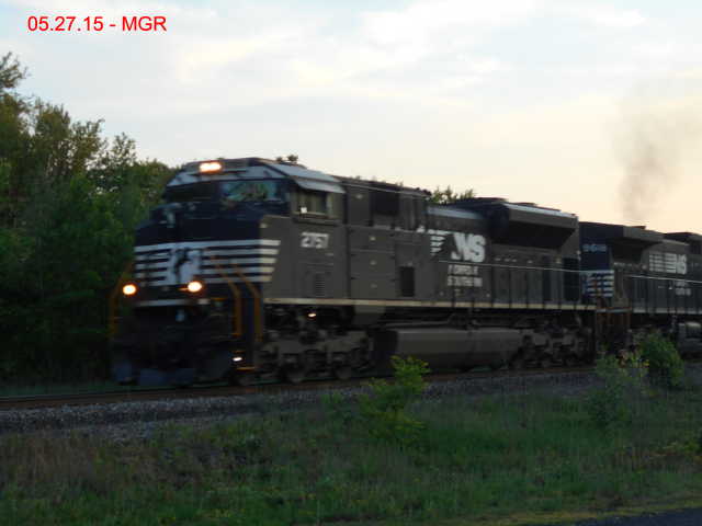 Sightings 05.27.15 / NB at Hudson 