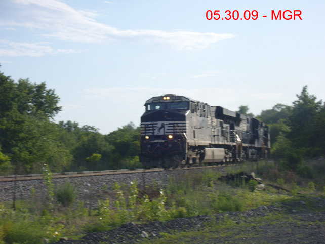 Sightings 05.30.09 / Northbound at Hudson