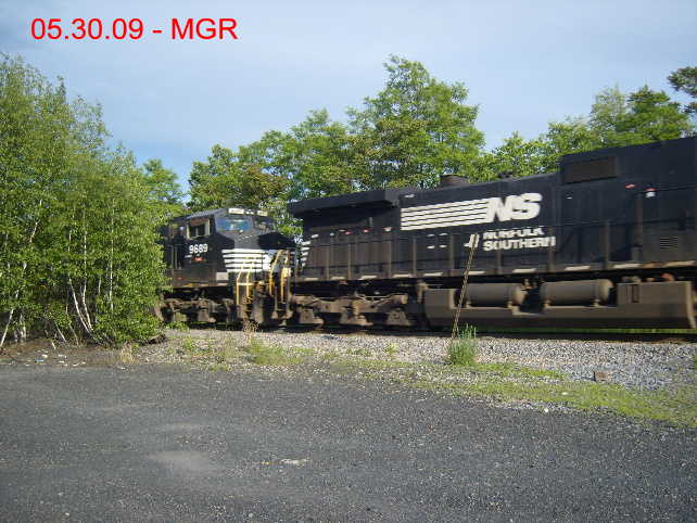 Sightings 05.30.09 / Northbound at Hudson