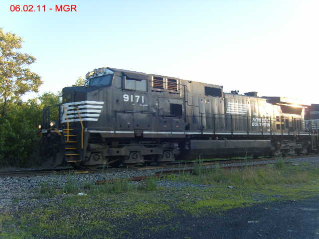 Sightings 06.02.11 / NB at Hudson, NS Power