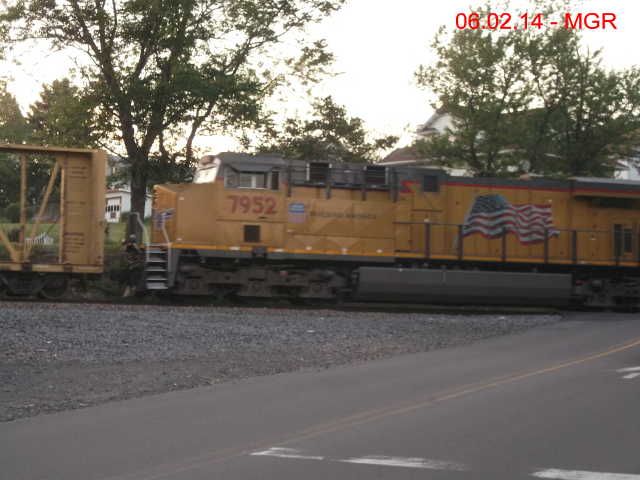 Sightings 06.02.14  /  UP Units at Plains, PA