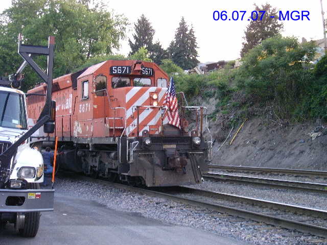 Sightings 06.07.07  /   Belotti Fuels Locomotives