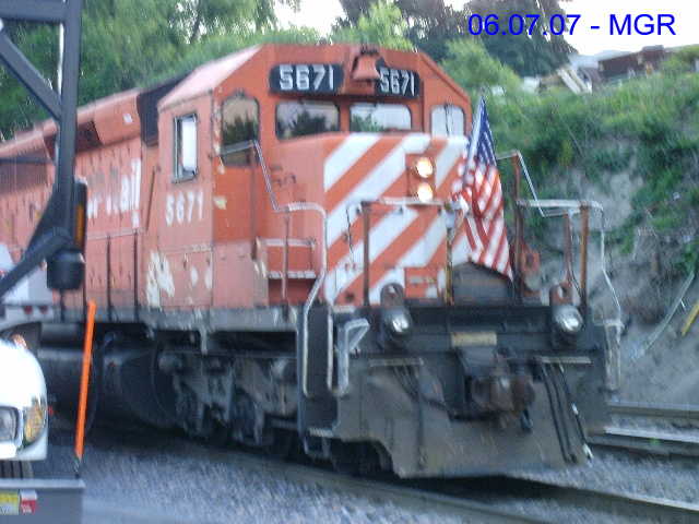 Sightings 06.07.07  /   Belotti Fuels Locomotives