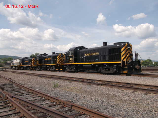 Sightings 06.16.12  /  Steamtown Stuff, Reading Cab Units, DL Pups, RS3\'s