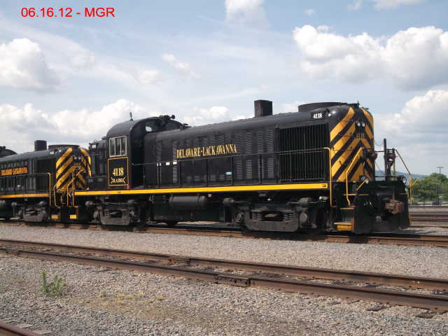 Sightings 06.16.12  /  Steamtown Stuff, Reading Cab Units, DL Pups, RS3\'s