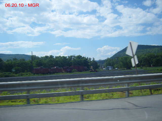 Sightings 06.20.10 / Three Cabooses in Pittston Junction