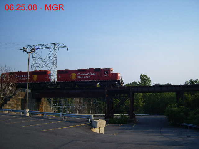 Sightings 06.25.08  /  2 CP Units Over The Gauntlet