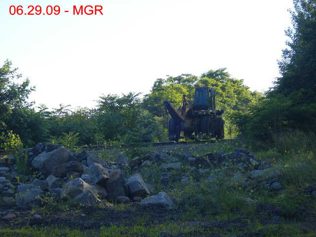 Sightings 06.29.09  / Pettinbone Again, NS over Gauntlet