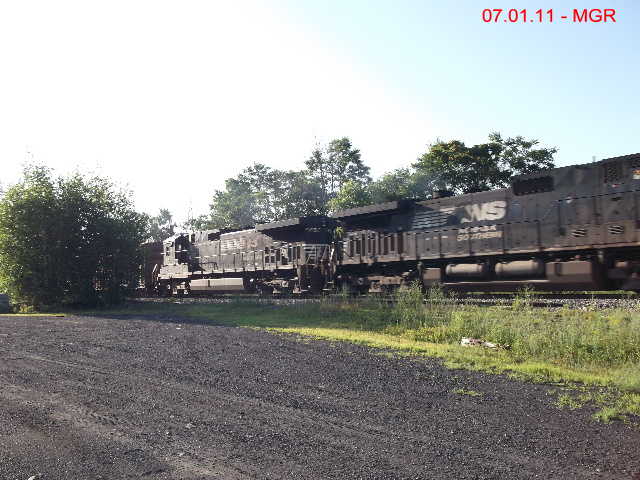 Sightings 07.01.11  /  NS Units Southbound at Hudson
