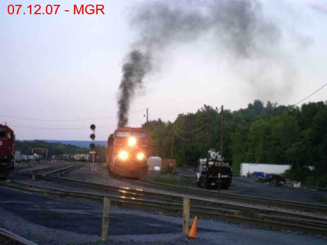 Sightings 07.12.07 / CP Smoking Thru Taylor