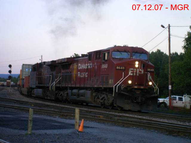 Sightings 07.12.07 / CP Smoking Thru Taylor